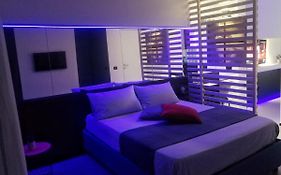 Vogue Suite Home